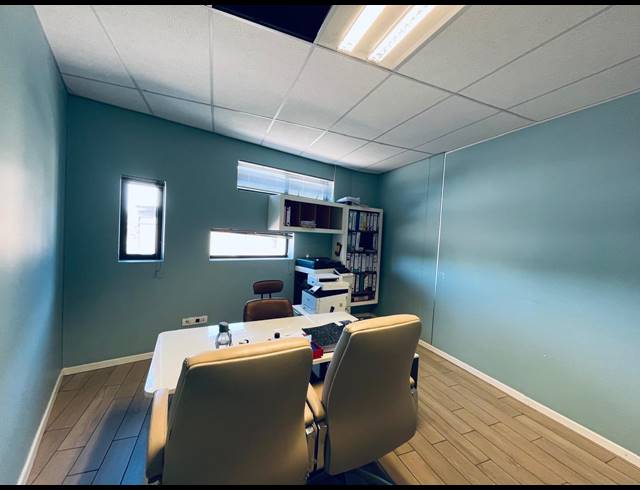 210M² OFFICE FOR SALE IN FOURWAYS GARDENS